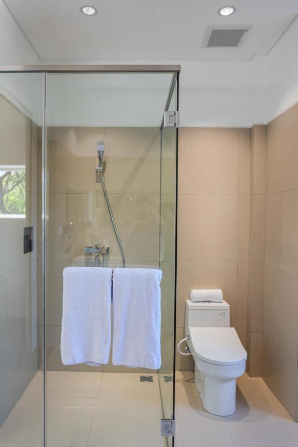 K Gallery Hotel Pasuruan Buitenkant foto
