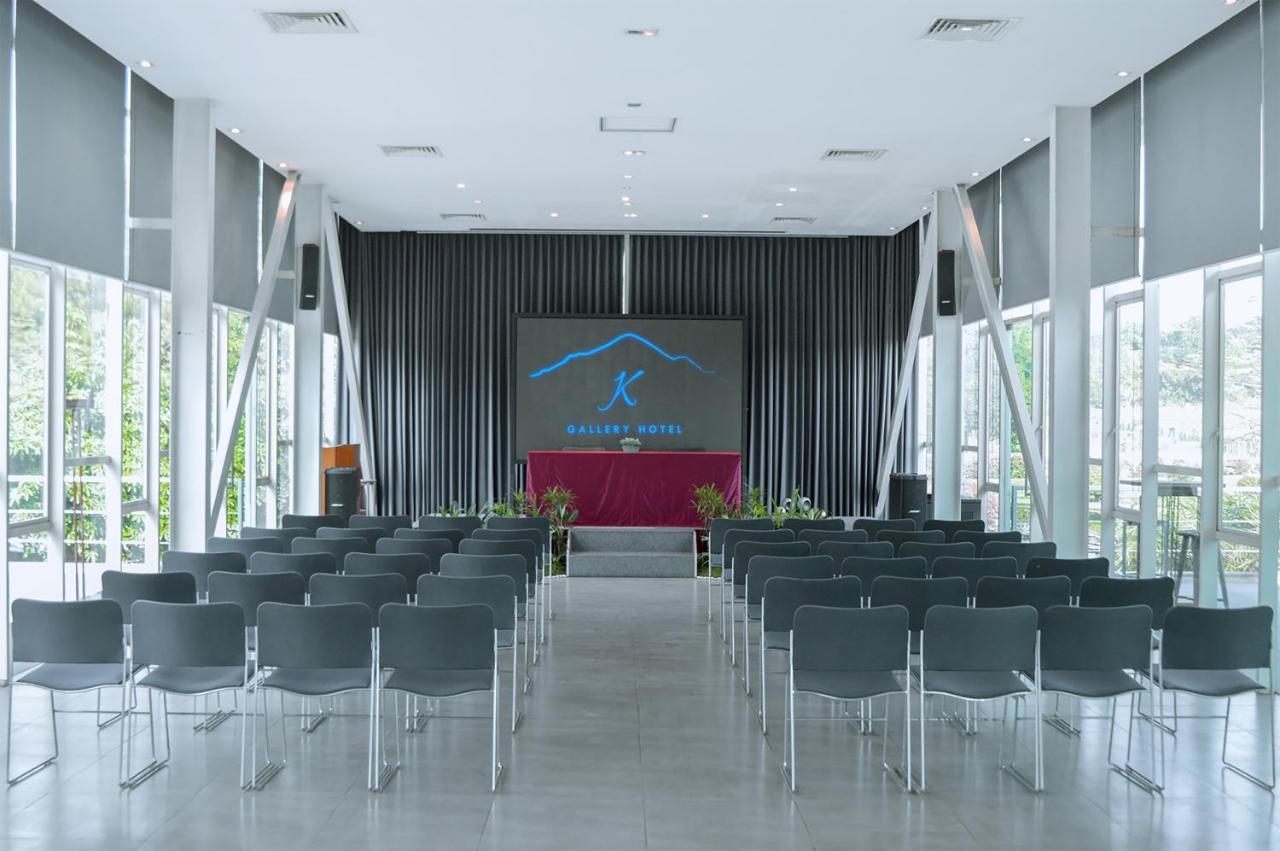 K Gallery Hotel Pasuruan Buitenkant foto