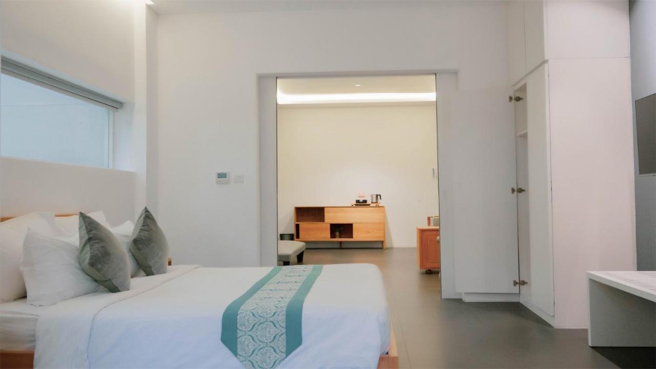 K Gallery Hotel Pasuruan Buitenkant foto
