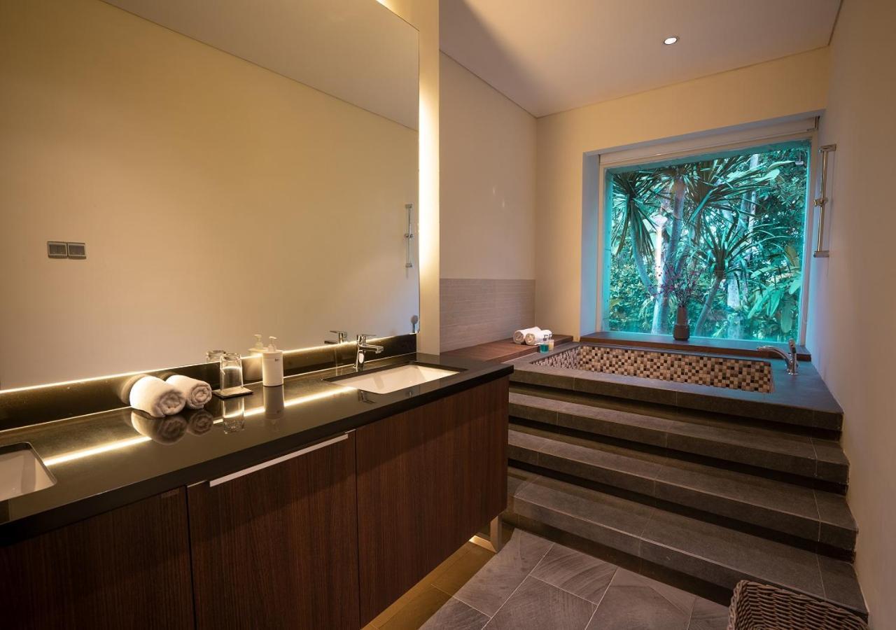 K Gallery Hotel Pasuruan Buitenkant foto