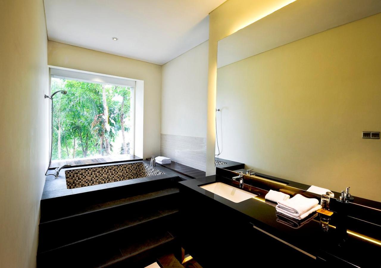 K Gallery Hotel Pasuruan Buitenkant foto