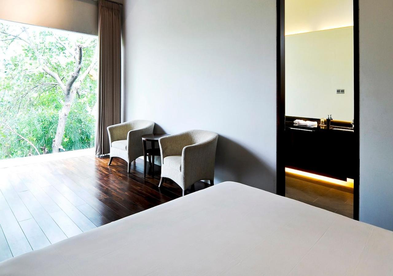 K Gallery Hotel Pasuruan Buitenkant foto